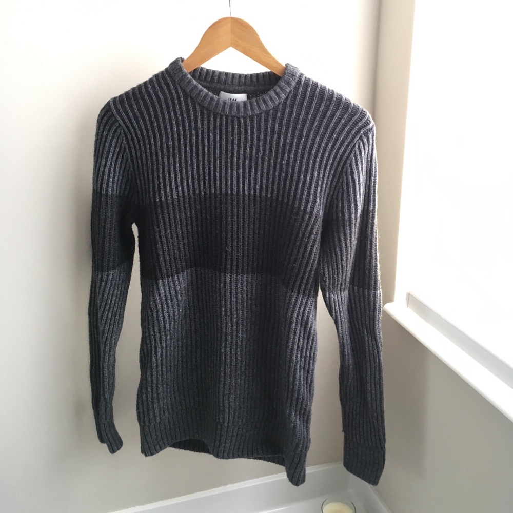 •H&M Sweater•
